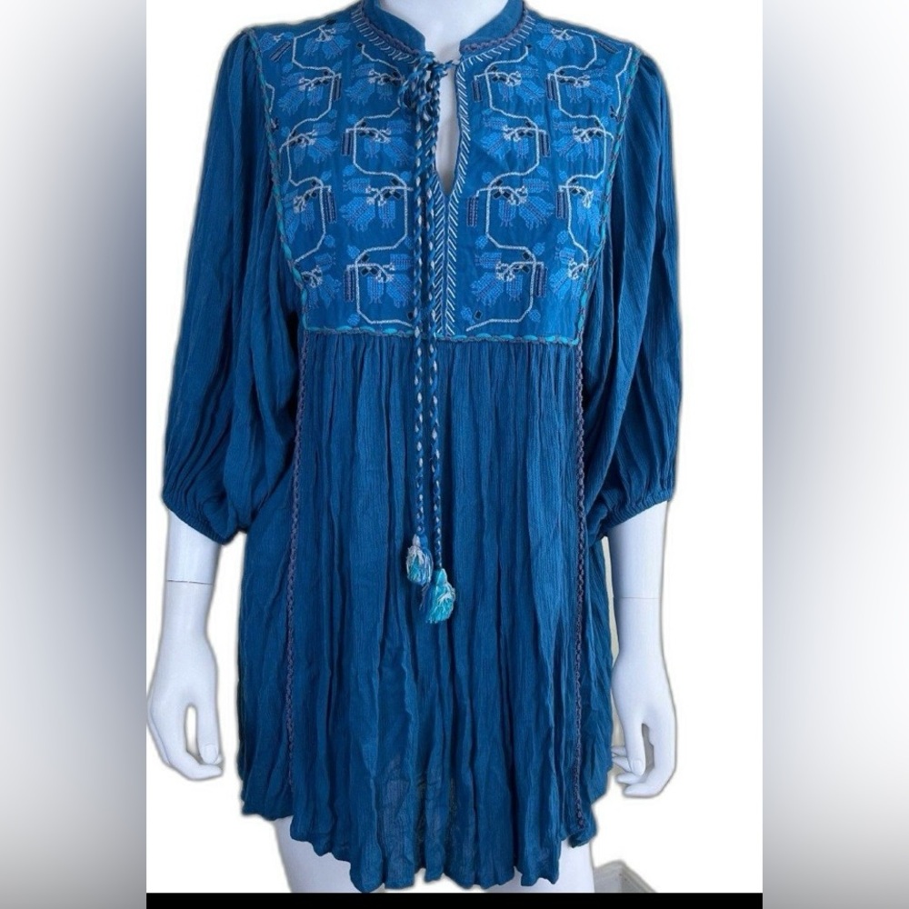 Anthropologie Blank of London Blue Floral Embroidered
Babydoll Tunic Mini Dress